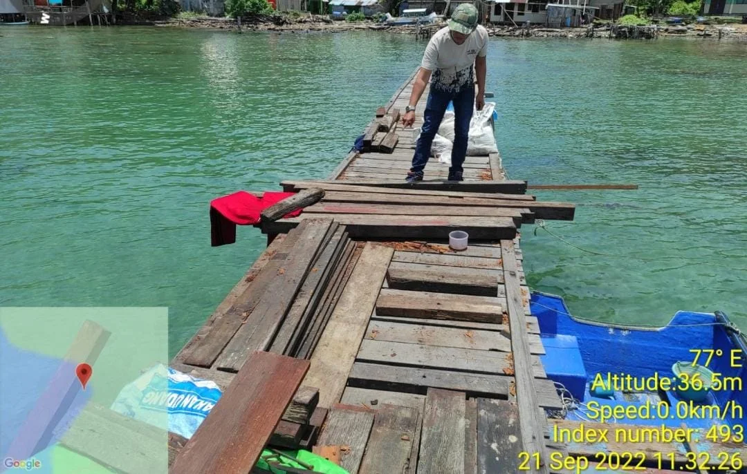 Diduga Proyek Siluman, Pembangunan Steher Atau Dermaga Di Pulau Lemukutan Tidak Sesuai Dan Menggunakan Bahan Material Bekas