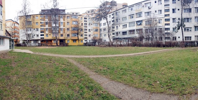 Primarul Ion Lungu vrea să distrugă unul dintre puținele spații verzi rămase între blocurile din Suceava