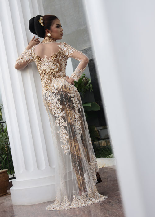 Modern Kebaya : Evolution of Indonesian Traditional Dress Style  Indonesia