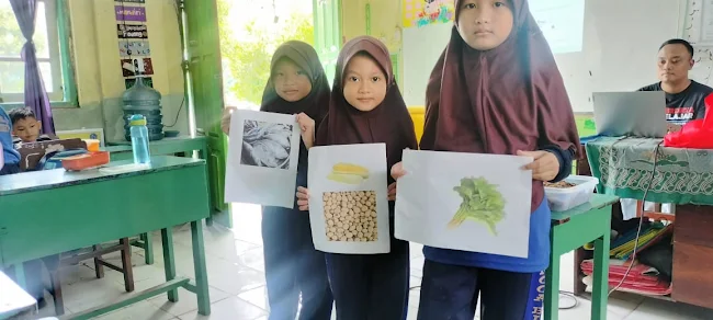 Aku Suka Makan Sayur dan Ikan: Kolaborasi Bindo dan PJOK di SDN Pangarangan 3