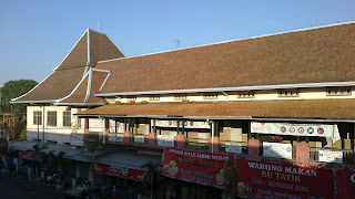 atap sirap peninggalan budaya pasar tua solo