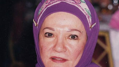 الفنانة القديرة شادية