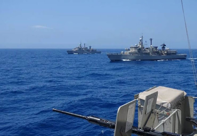 Πλοία του Πολεμικού Ναυτικού της Ελλάδας σε άσκηση στο Αιγαίο. Φωτογραφία μέσω του Facebook, Πολεμικό Ναυτικό – Hellenic Navy