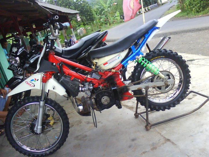 Modifikasi motor trail terkeren terbaru jadul dari klx 