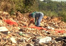 O aterro já atrai até os catadores de lixo