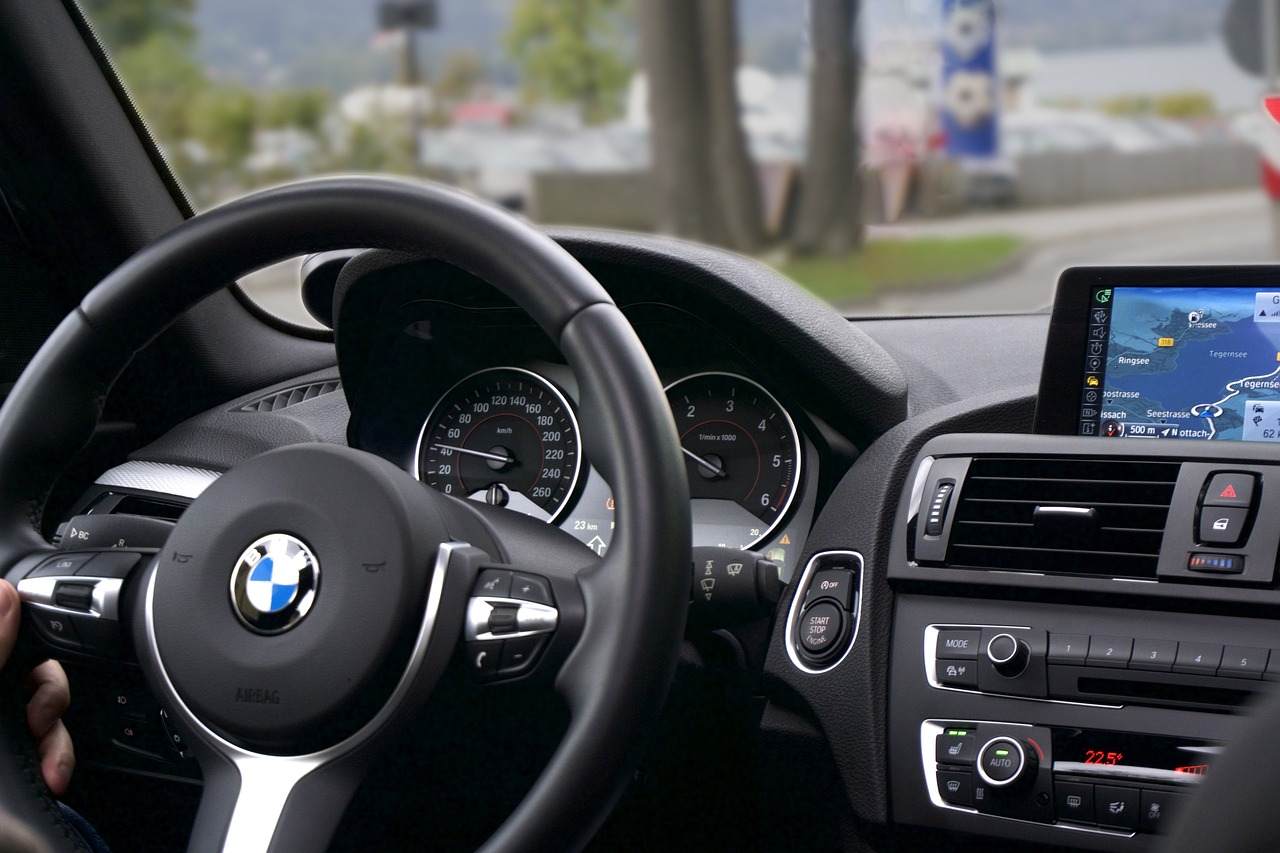 5 Keuntungan Jual Mobil BMW E36 Lewat Aplikasi mobbi, Yuk Cari Tahu!