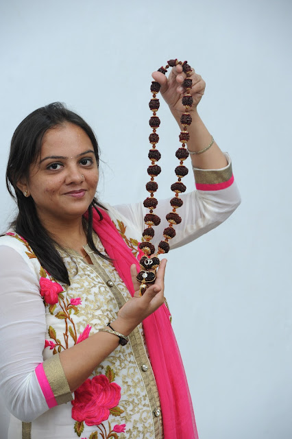 Central Cottage Industries Corporation of India is a Government of India Undertaking, under the Ministry of Textiles. 