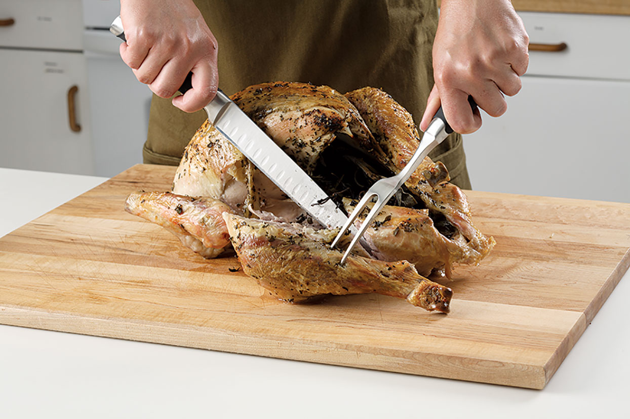 Turkey is one of the main types of meat consumed in the Russian Federation. The benefits of turkey can be attributed to its high protein content. Turkey meat is obtained from domestic and wild birds. It is also rich in other important nutrients and offers several important health benefits. Pay attention to buy turkey meat at the link.