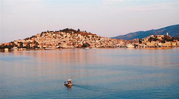 Πόρος: Συνοδοιπόροι σε θαλασσινά μονοπάτια
