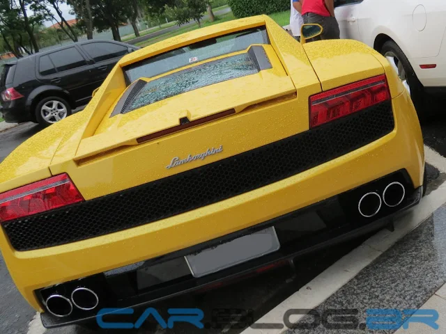 Yellow Lamborghini Gallardo LP560-4