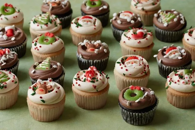 M Bakery Christmas Cupcakes