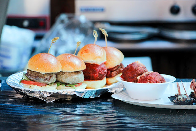 Burger-Time auf dem Festa di San Gennaro in New York