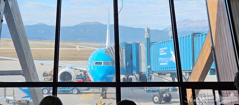 Avião da Aerolineas Argentinas no aeroporto de Ushuaia