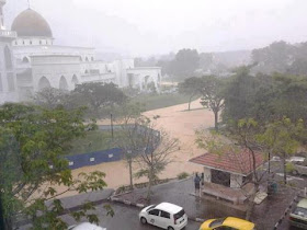 Gambar Banjir Kilat di Kuantan Disember 2012