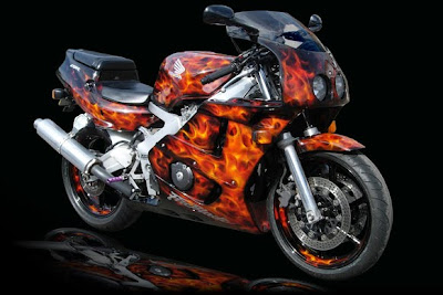 Airbrushed paintwork  on sport motorcycle