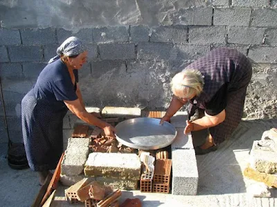 pos-ftiachnoume-paradosiako-choriatiko-foyrno