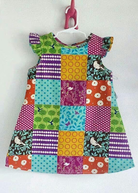 Vestido Infantil de Retalhos de Tecidos