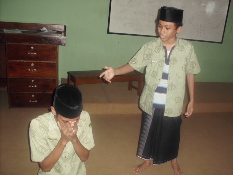 Contoh Teks Drama Kelas Xi - Contoh 36