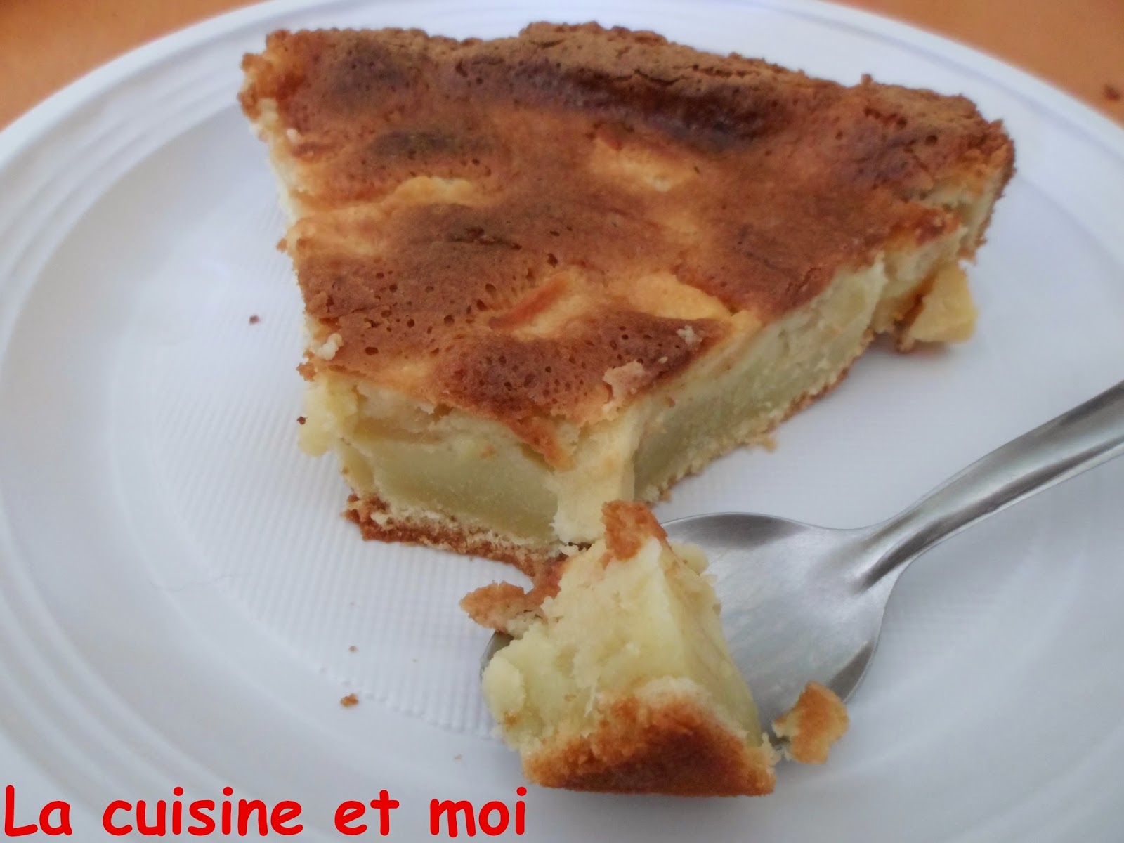 http://la-cuisine-et-moi.blogspot.fr/2014/05/gateau-aux-pommes.html