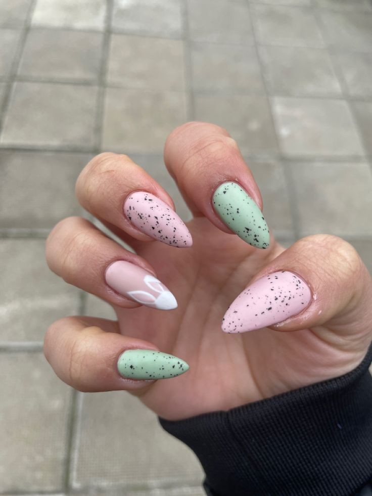 eggshells nails