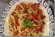 Maccheroncini con sinfonia di pomodorini