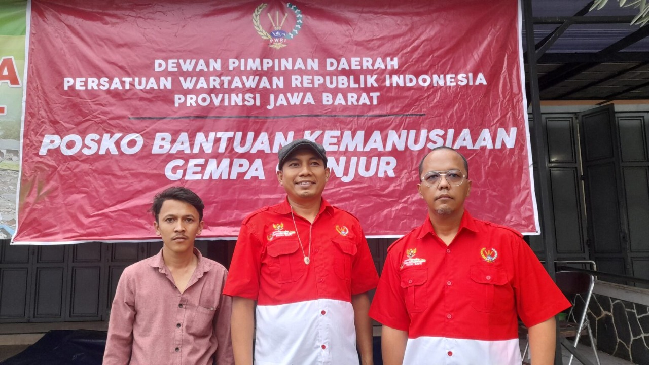 Salurkan Bantuan untuk Korban Gempa Cianjur, Hj. Cut Nyak Rizayati : Ini Bentuk Kepedulian PT Rumah Indonesia Terang