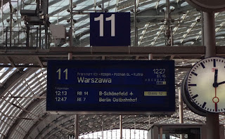 Anzeigetafel Berlin-Warschau-Express