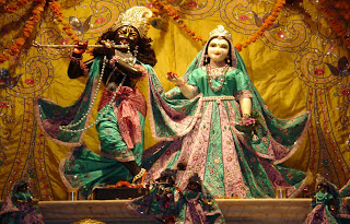 radhe and krishna in yellow sringar