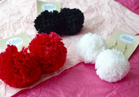 Pompom earrings