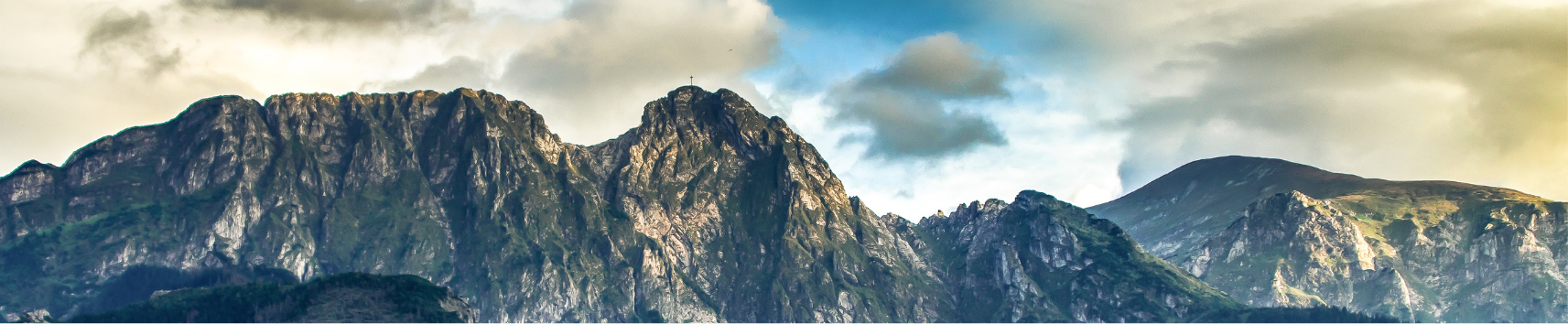 turystyka w Polsce. Tatry. Giewont. Krzyż