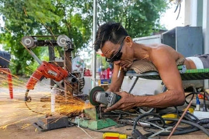 Belajar Semangat Hidup Dan Bersyukur Dari  Mekanik Ini