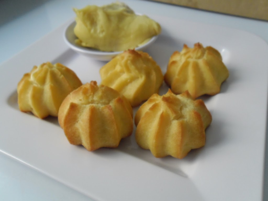 From Bakery 2 Embroidery: Durian Cream Puff