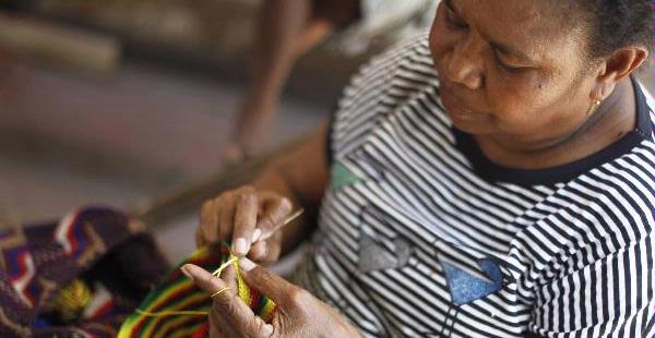 Kedai NOKEN  noken  tas  khas papua