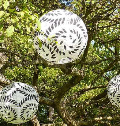 Having a black and white wedding Try these great paper lanterns with a 