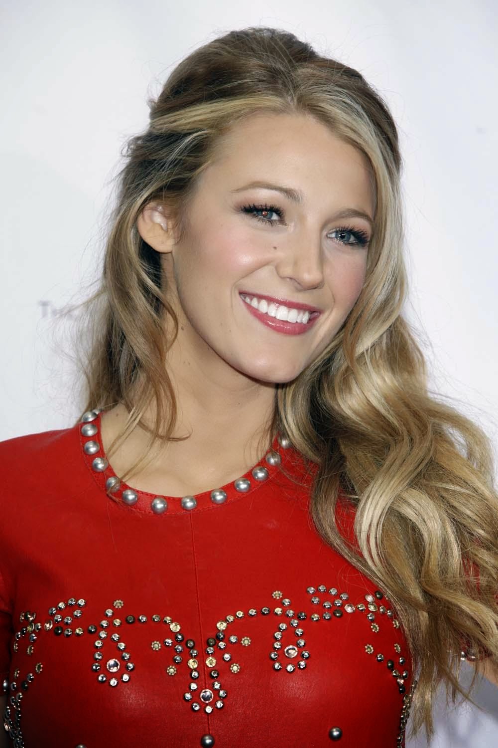 Blake Lively HD wallpapers Free Download