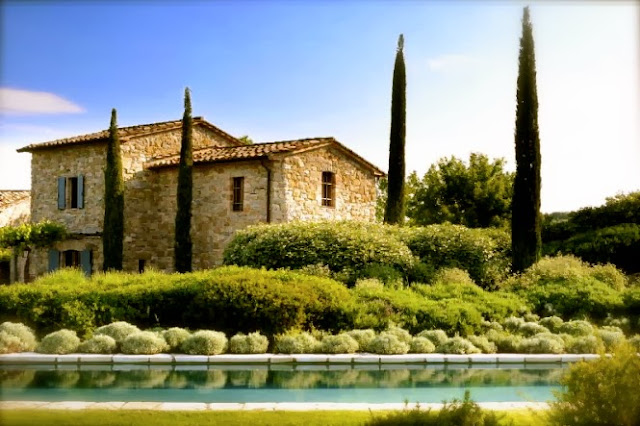 http://www.italianvillas.com/villa.aspx?villa=111492