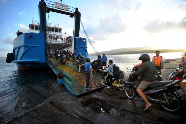 RAKYAT Indonesia yang didapati bersalah “mudik” atau balik ke kampung bagi menyambut Aidilfitri 1441 Hijrah boleh dikenakan hukuman penjara dan denda, kata Direktor Jeneral Perhubungan (Pengangkutan) Darat, Budi Setiyadi dipetik media tempatan.