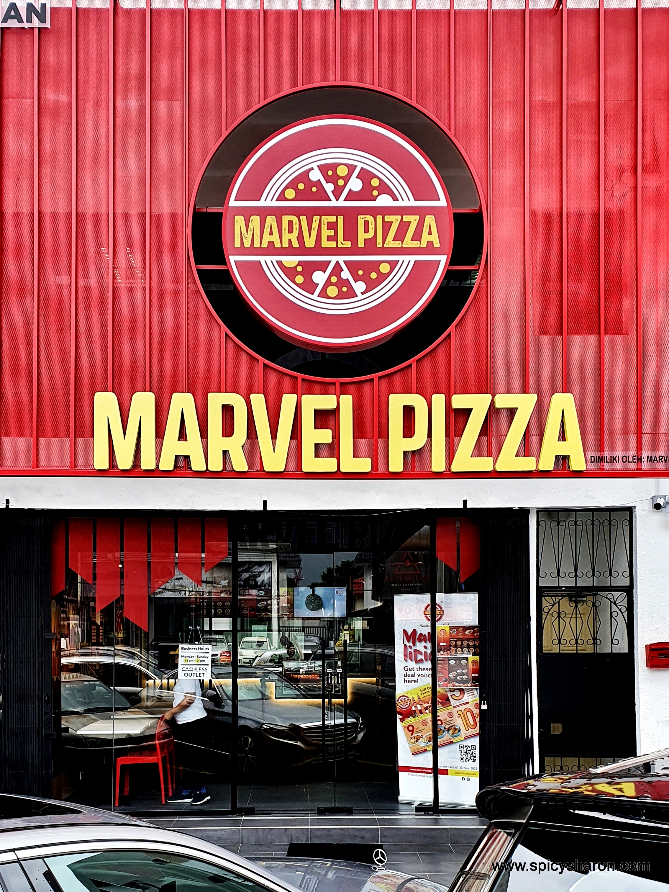 marvel pizza place at damansara uptown PJ
