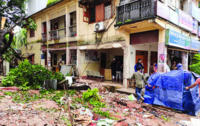 হারুন আল রশিদের বাড়িতে তাণ্ডব: যে সাত জনের বিরুদ্ধে অভিযোগ