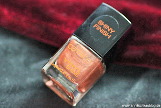 Review: CATRICE Vinyl vs. Velvet - Vinyl Shine Nagellack - www.annitschkasblog.de