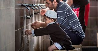 Trik membawa anak kecil ke masjid agar tidak gaduh