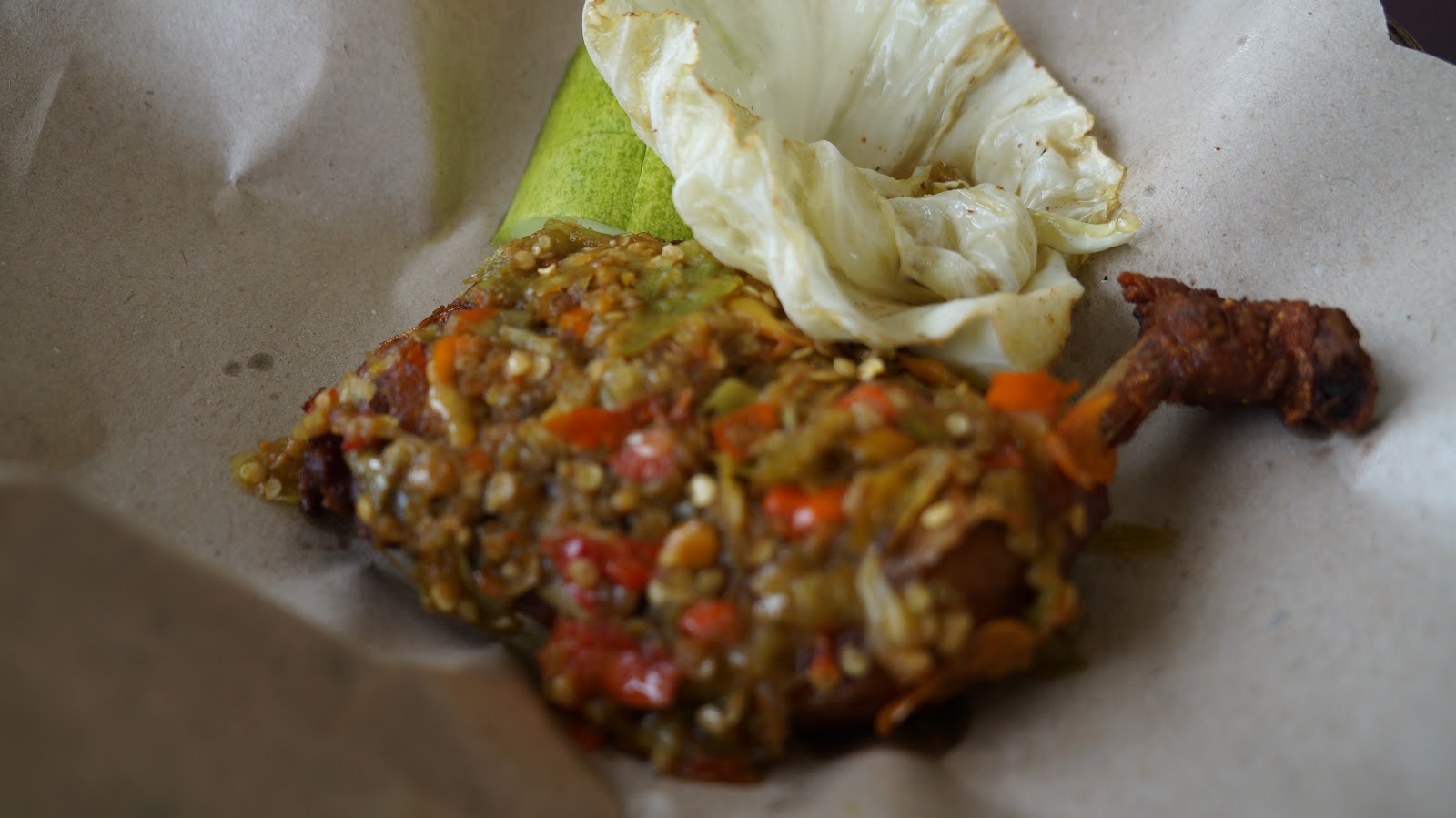 Ayam Goreng Pedas Memanas Warung Io - Tukang Jalan Jajan