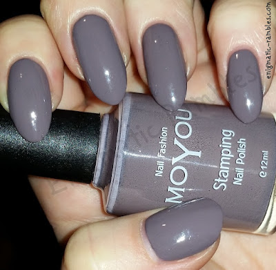 Review-Swatch-MoYou-Stamping-Nail-Polish-Grey-Skies