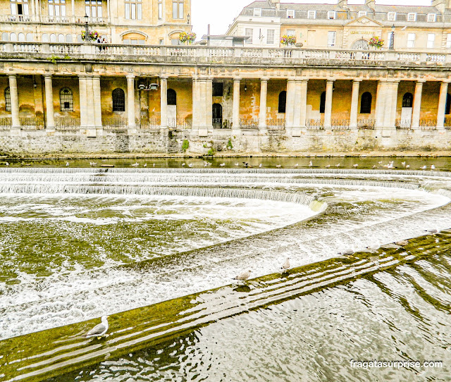 Corredeiras do Rio Avon em Bath, Inglaterra