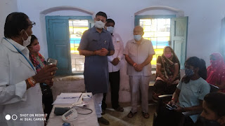 प्रभारी मंत्री दत्तीगांव ने जिले के विभिन्न टीकाकरण सेंटरो का निरीक्षण किया