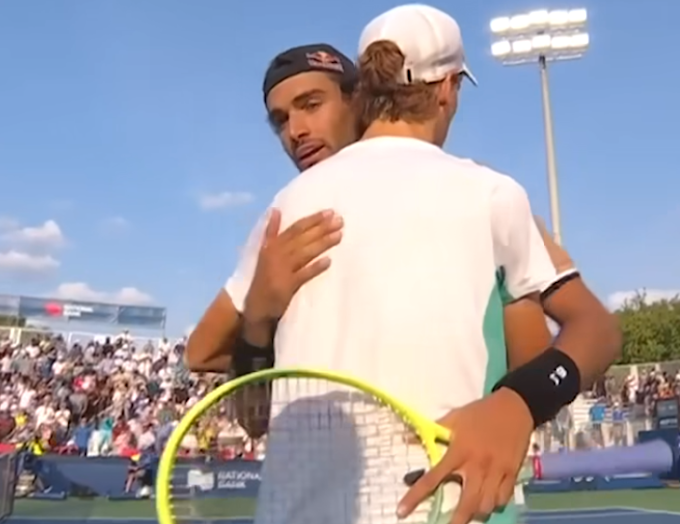 Tennis, Jannik Sinner vince il primo derby azzurro contro Matteo Berrettini al Masters 1000 di Toronto