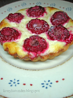 raspberry-cheese-tartlet