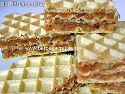 Napolitane cu crema caramel si nuca reteta