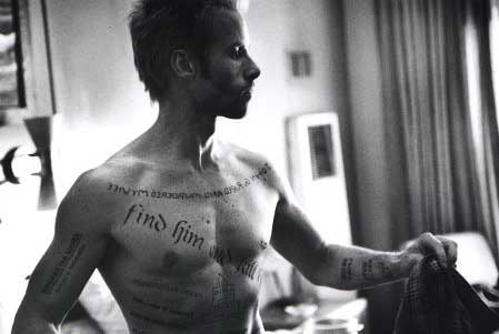 memento tattoo. Leonard (Guy Pearce), Memento