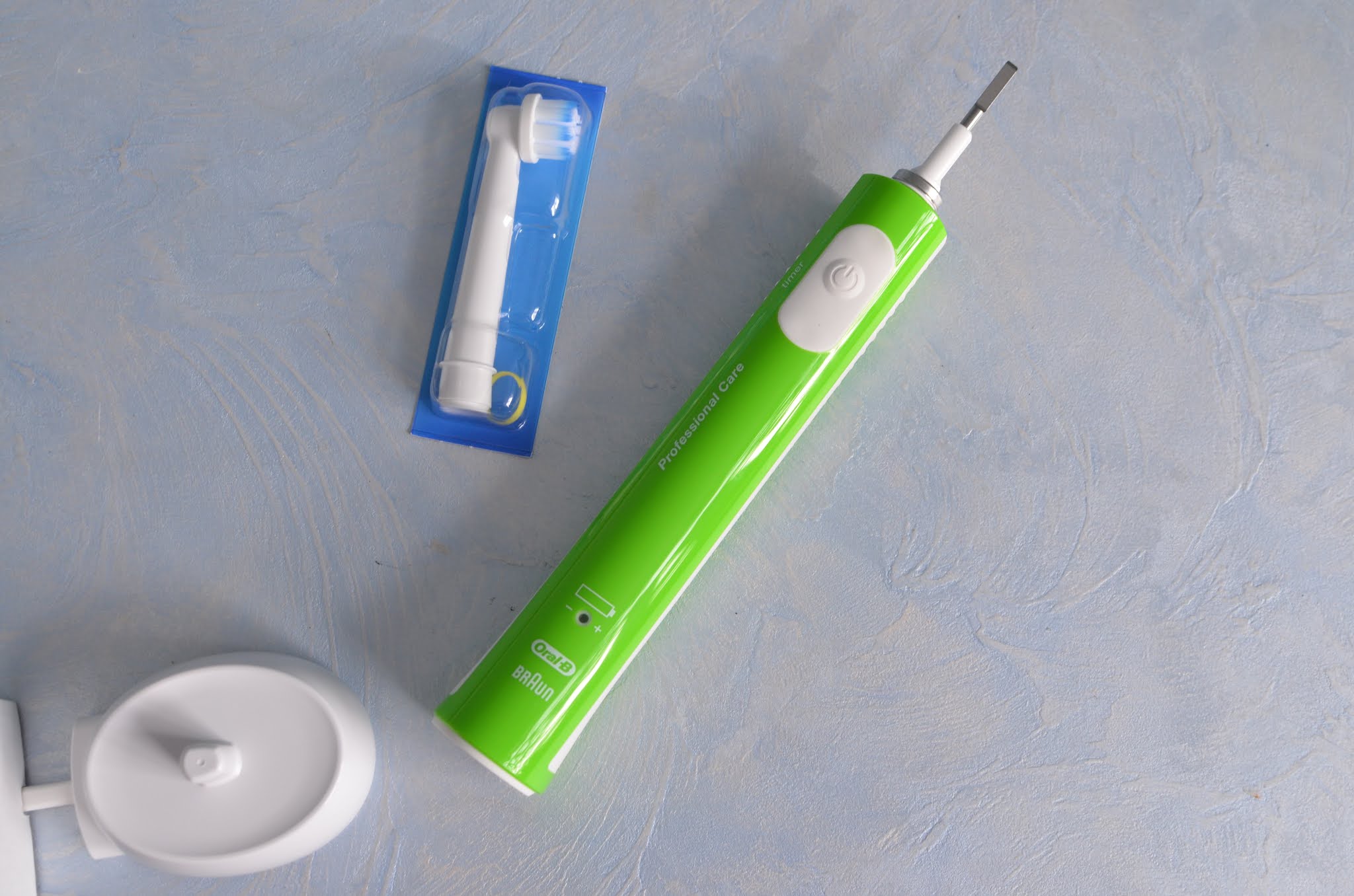 Зубна електрична щітка Oral-B Junior Sensi Ultrathin